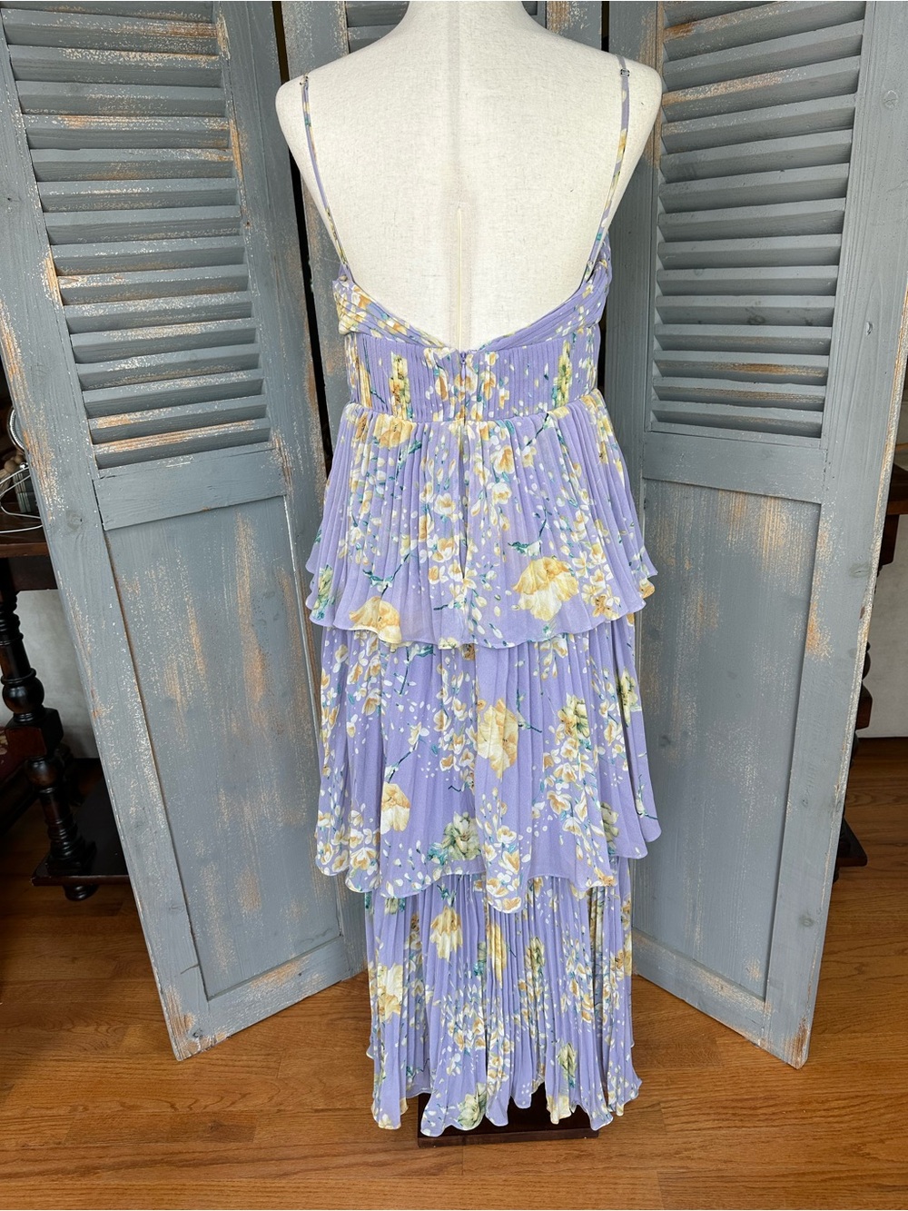 ASTR The Label Zaida Tiered Pleated Side Slit Maxi Dress Lavender Yellow Sz M - Picture 11 of 16